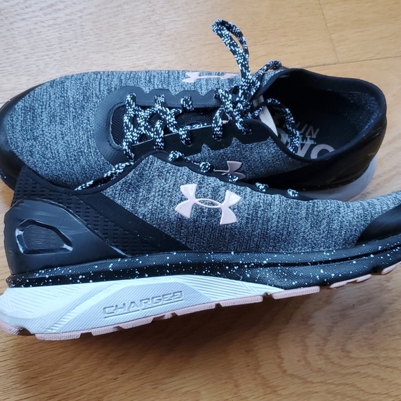 Under Armour Running Shoe Pink/Black - Picture 4 of 12